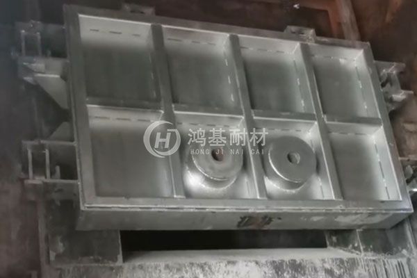 湖北某鋁業(yè)熔鋁爐爐門修補項目案例